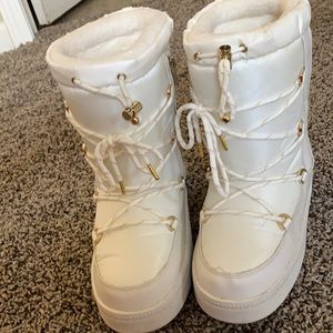 Aldo moon boots super comfortable